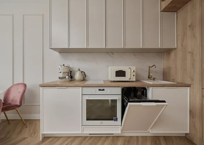 Elegant With Balcony Krakowska By Renters Prestige