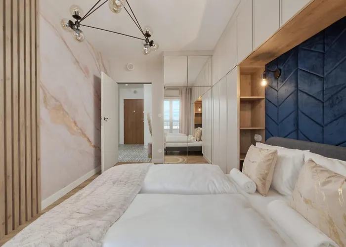 Elegant With Balcony Krakowska By Renters Prestige *