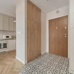 Daire Elegant With Balcony Krakowska By Renters Prestige Wroclaw
