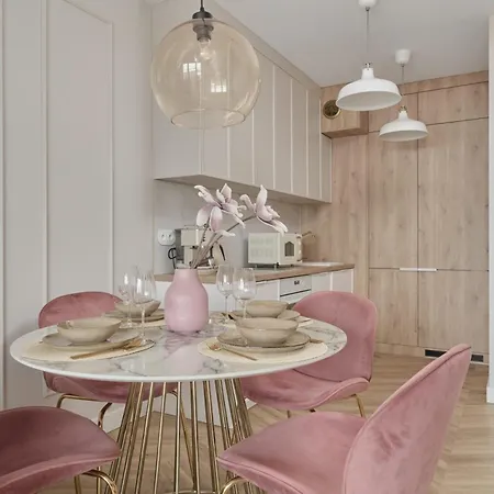 Daire Elegant With Balcony Krakowska By Renters Prestige Wroclaw